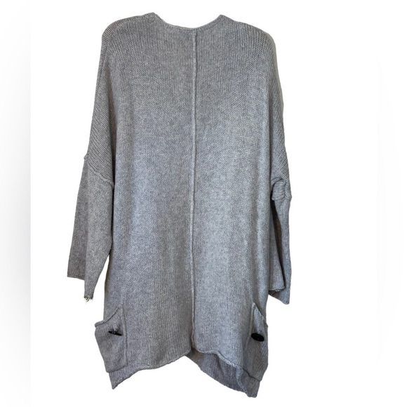 Soft Surroundings over sized V-neck sweater. Wool/ angora blend. Size med. GUC - Picture 4 of 7